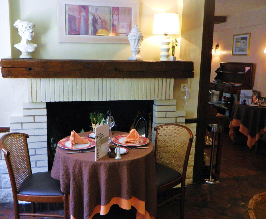 Hotel Restaurant Le Cygne Conches-en-Ouche المظهر الخارجي الصورة