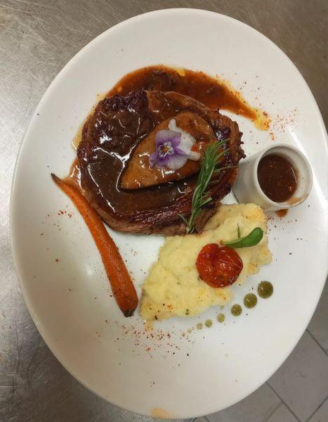 Hotel Restaurant Le Cygne Conches-en-Ouche المظهر الخارجي الصورة