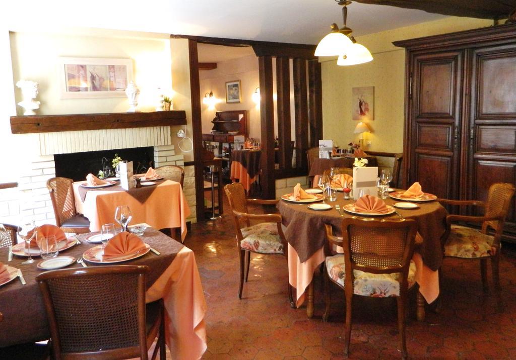 Hotel Restaurant Le Cygne Conches-en-Ouche المظهر الخارجي الصورة