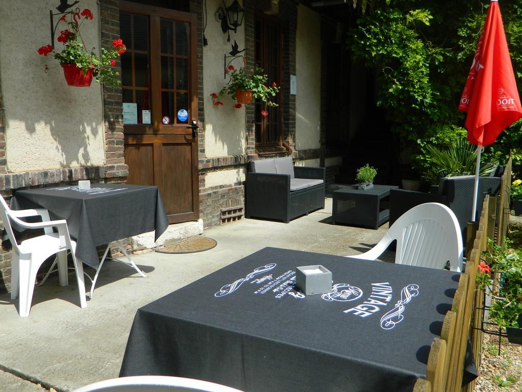 Hotel Restaurant Le Cygne Conches-en-Ouche المظهر الخارجي الصورة