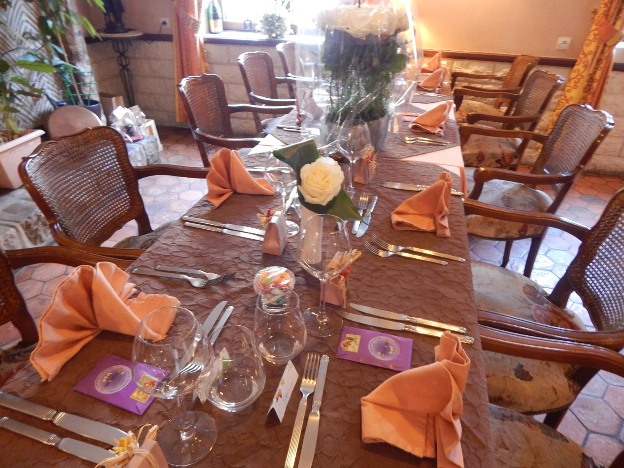 Hotel Restaurant Le Cygne Conches-en-Ouche المظهر الخارجي الصورة