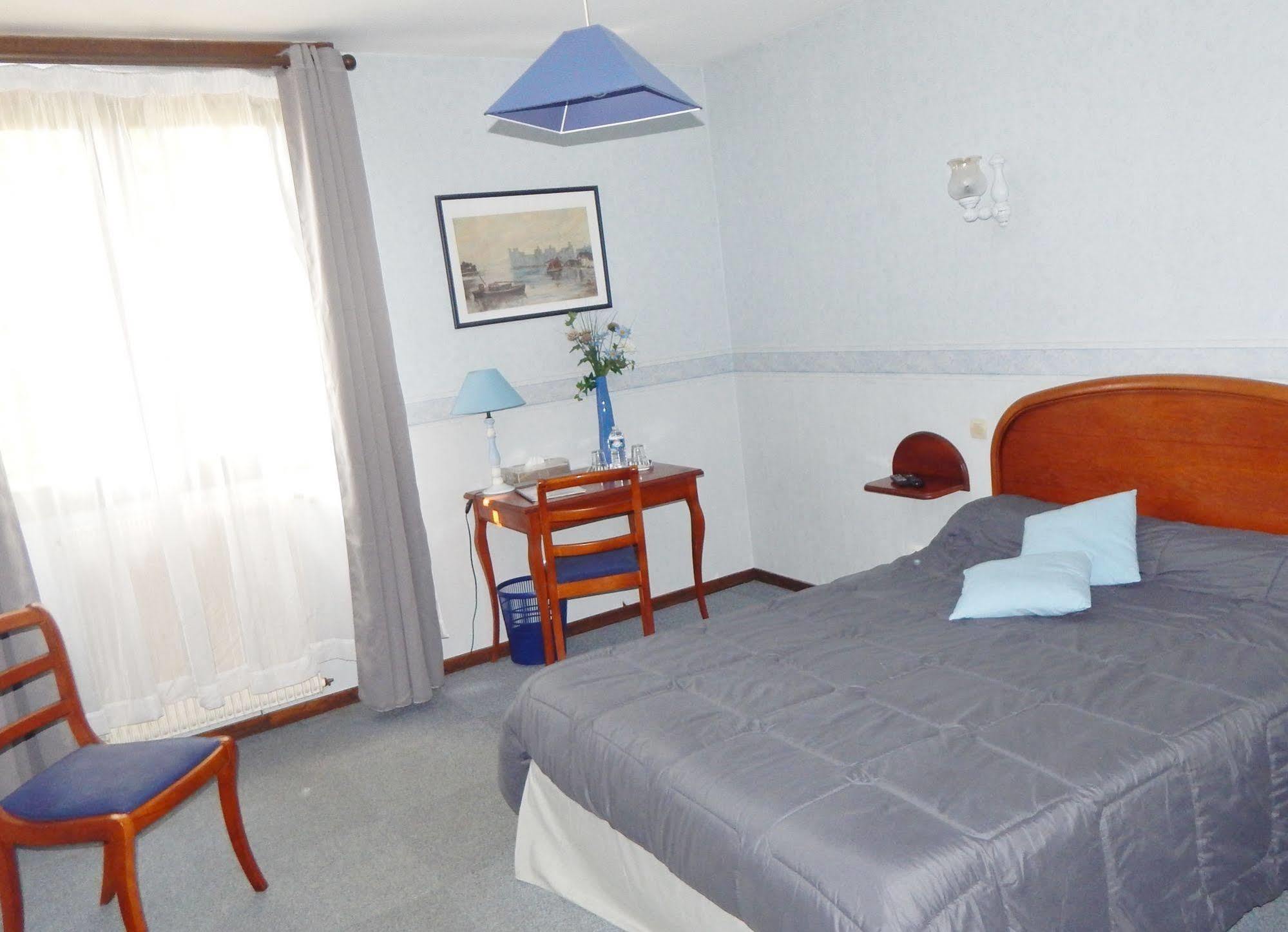 Hotel Restaurant Le Cygne Conches-en-Ouche المظهر الخارجي الصورة